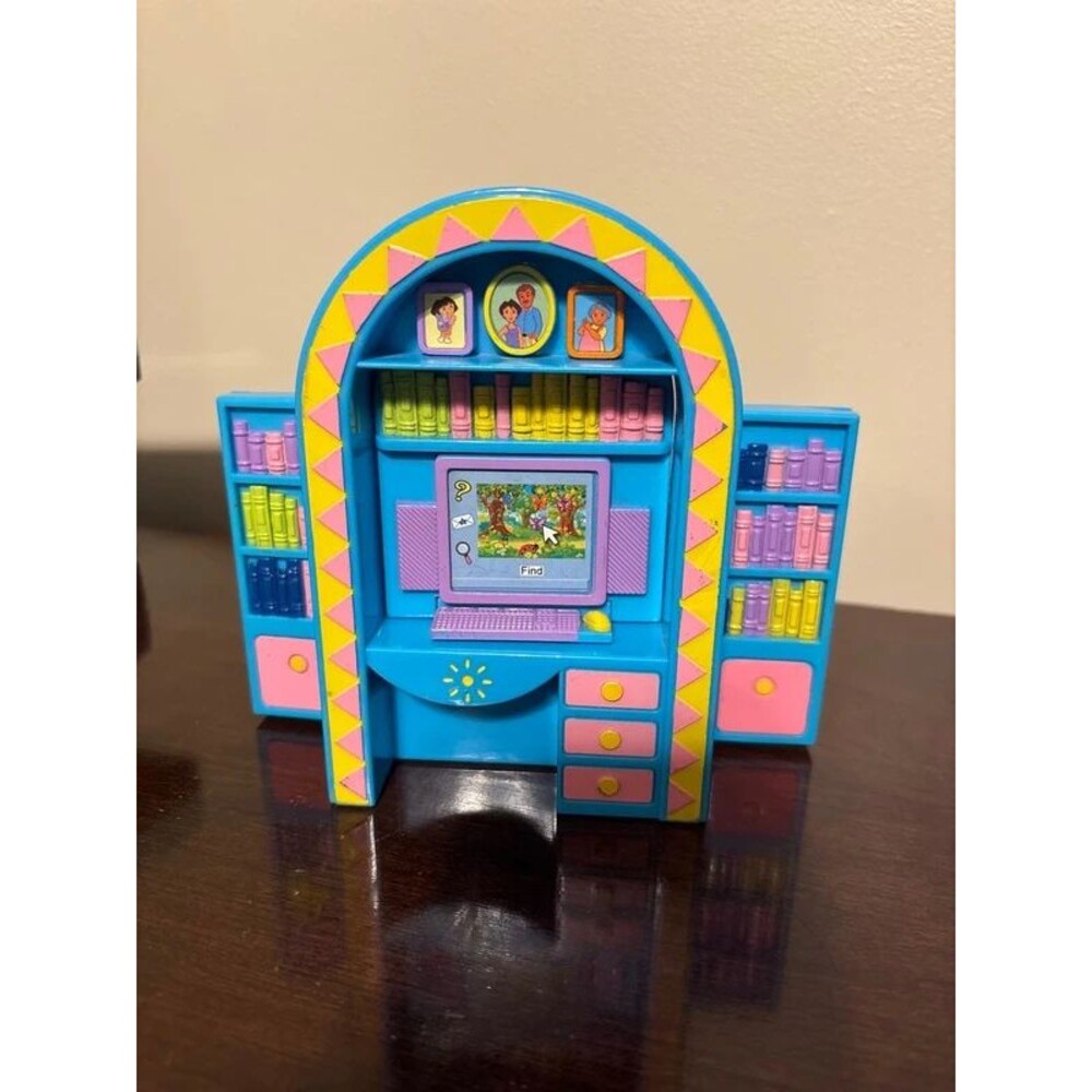 Dora the Explorer Talking House Flip TV/Computer with Bookcase Media Center 2003